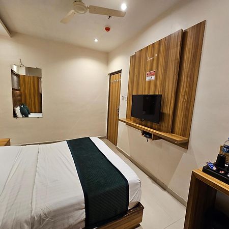 Hotel Bkc Garden - Near Us Embassy Bkc ムンバイ エクステリア 写真