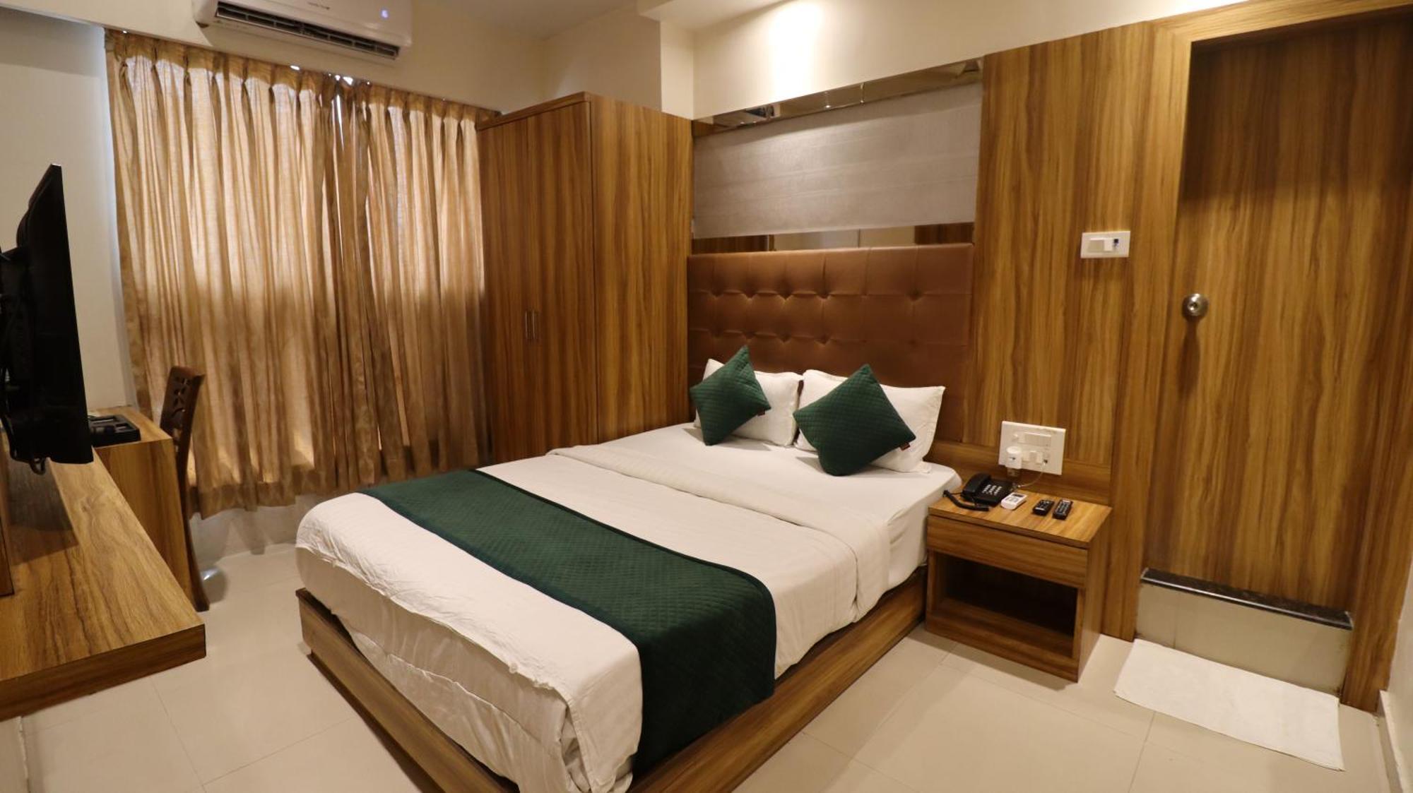 Hotel Bkc Garden - Near Us Embassy Bkc ムンバイ エクステリア 写真
