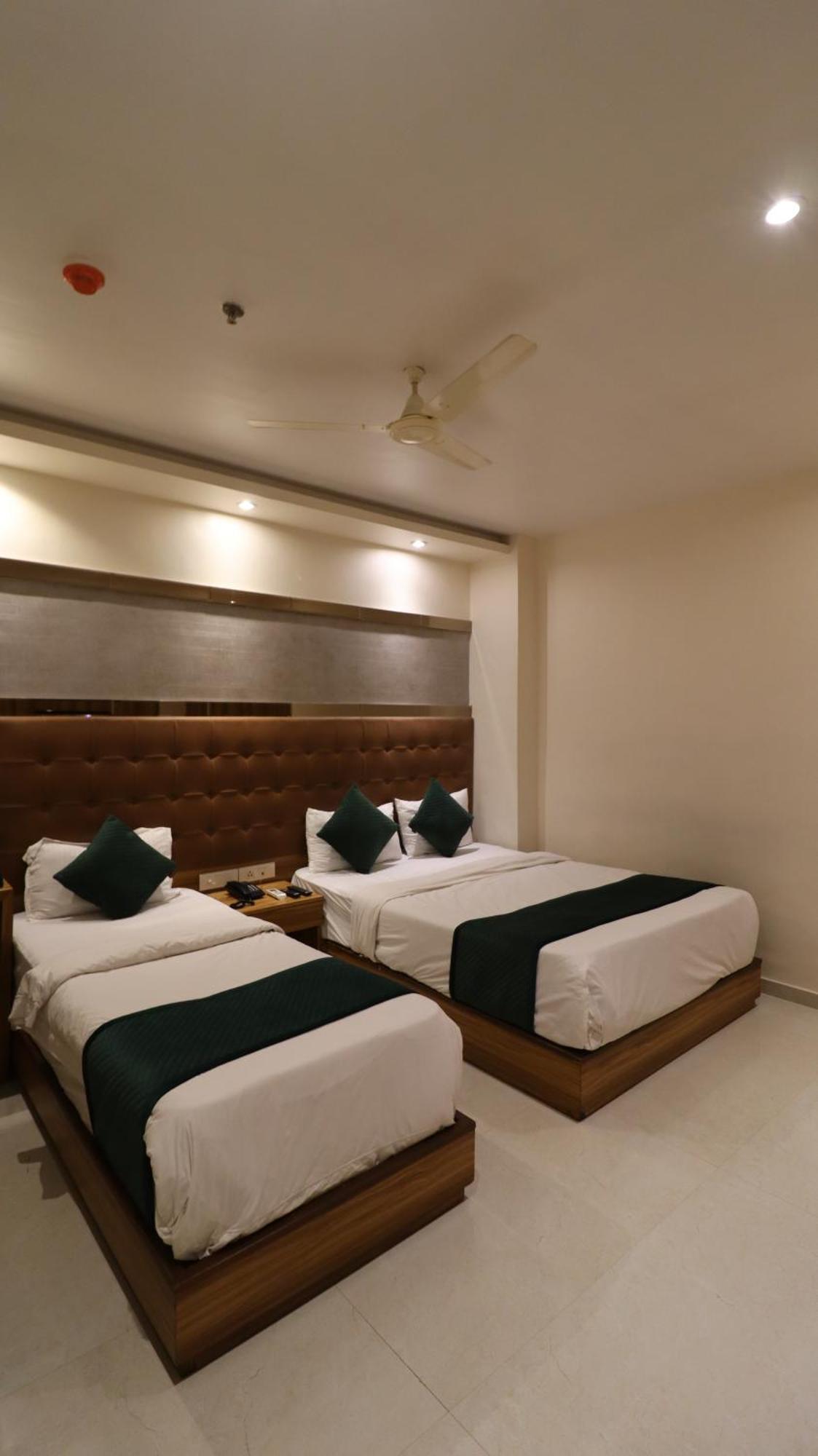 Hotel Bkc Garden - Near Us Embassy Bkc ムンバイ エクステリア 写真
