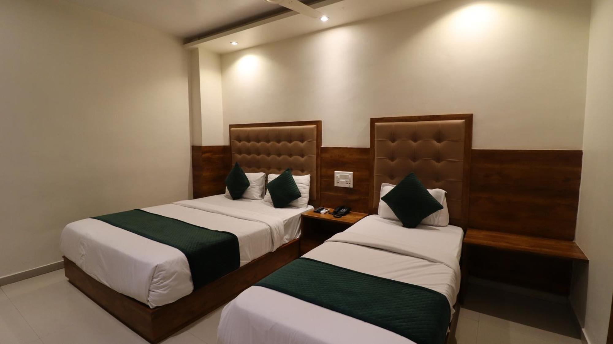 Hotel Bkc Garden - Near Us Embassy Bkc ムンバイ エクステリア 写真