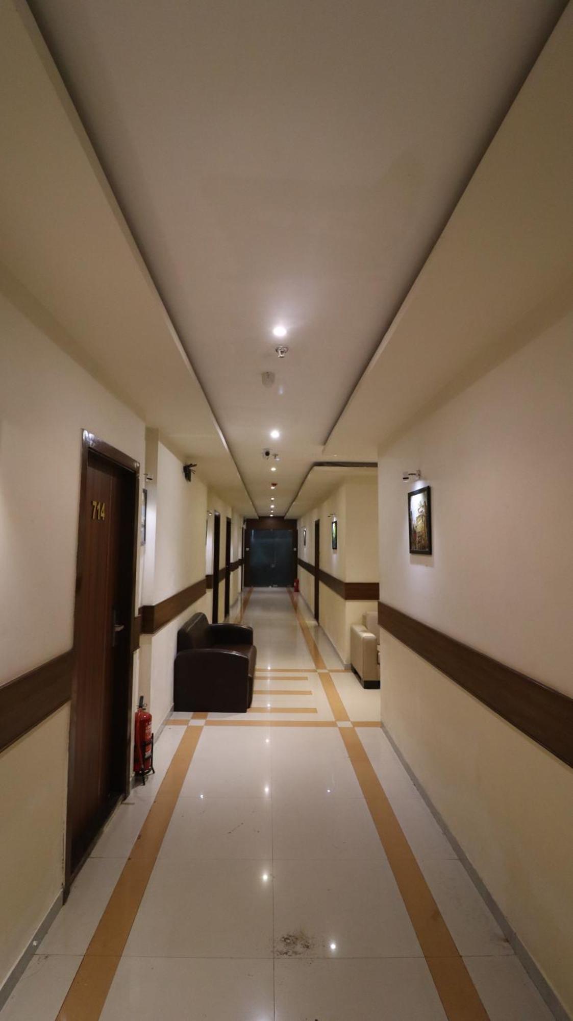 Hotel Bkc Garden - Near Us Embassy Bkc ムンバイ エクステリア 写真