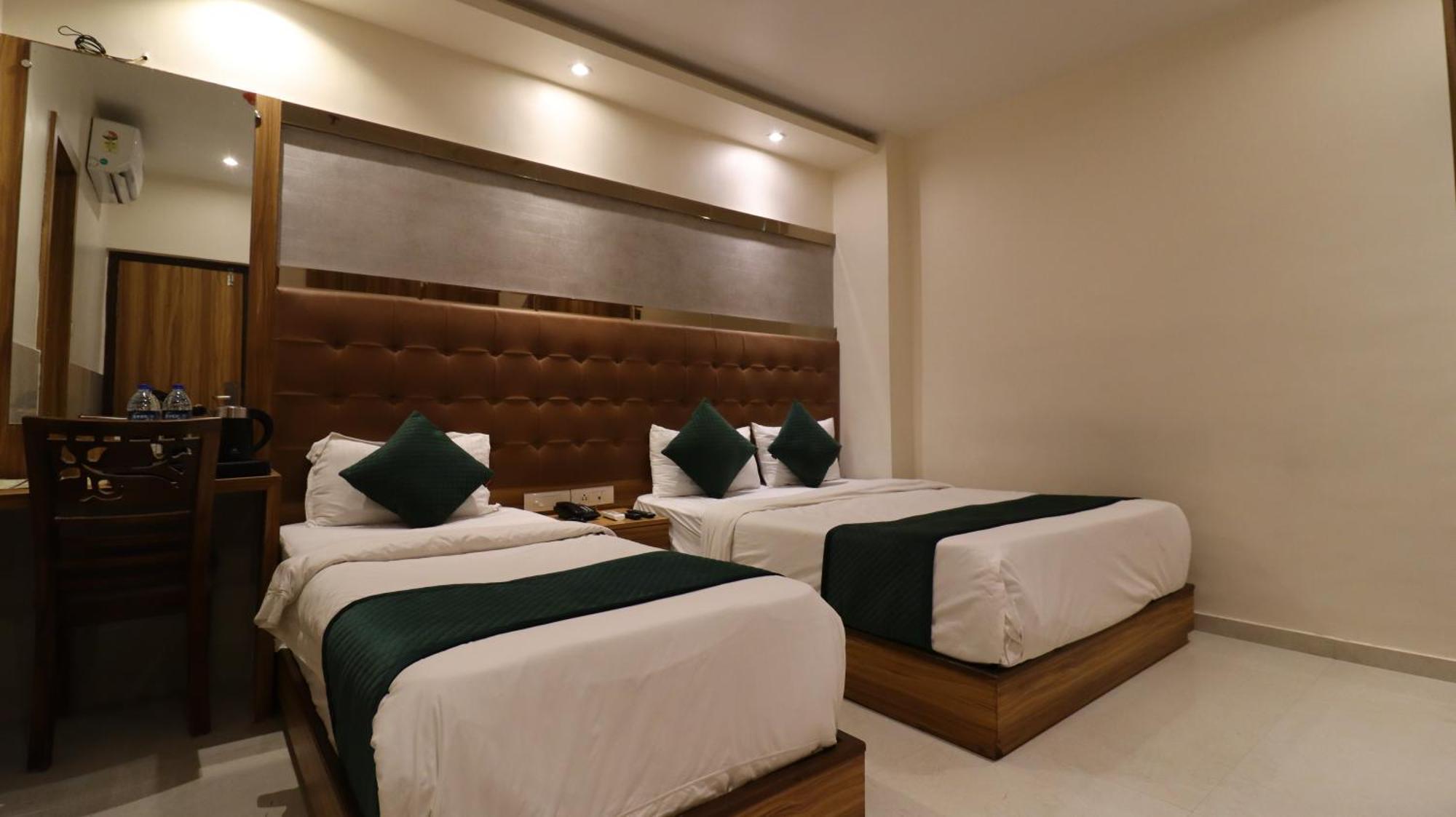 Hotel Bkc Garden - Near Us Embassy Bkc ムンバイ エクステリア 写真