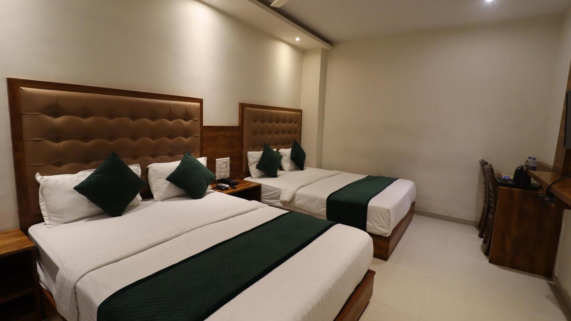 Hotel Bkc Garden - Near Us Embassy Bkc ムンバイ エクステリア 写真