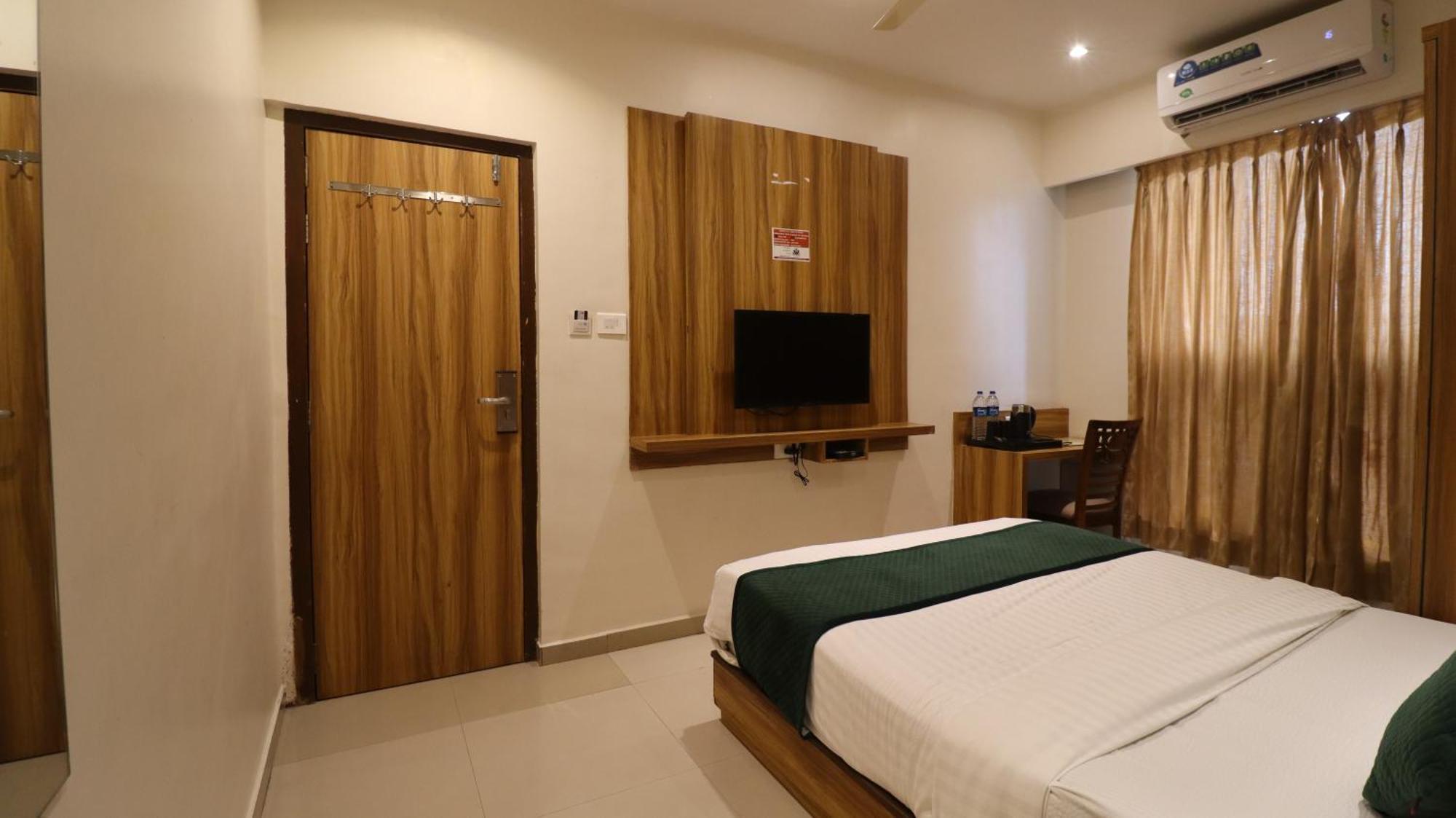 Hotel Bkc Garden - Near Us Embassy Bkc ムンバイ エクステリア 写真