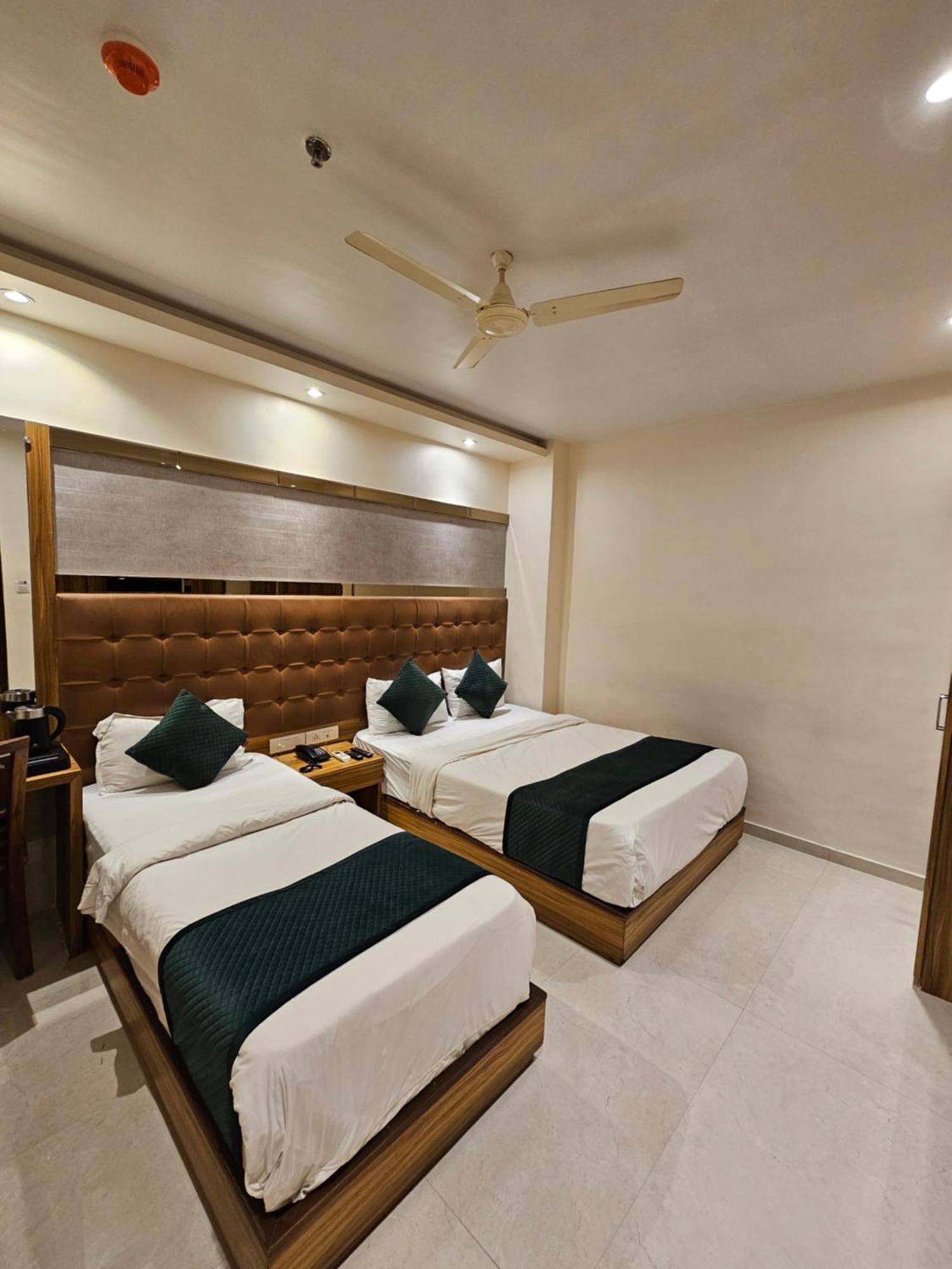 Hotel Bkc Garden - Near Us Embassy Bkc ムンバイ エクステリア 写真