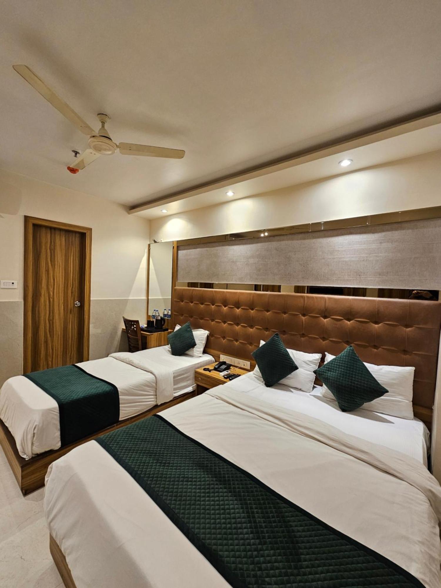 Hotel Bkc Garden - Near Us Embassy Bkc ムンバイ エクステリア 写真