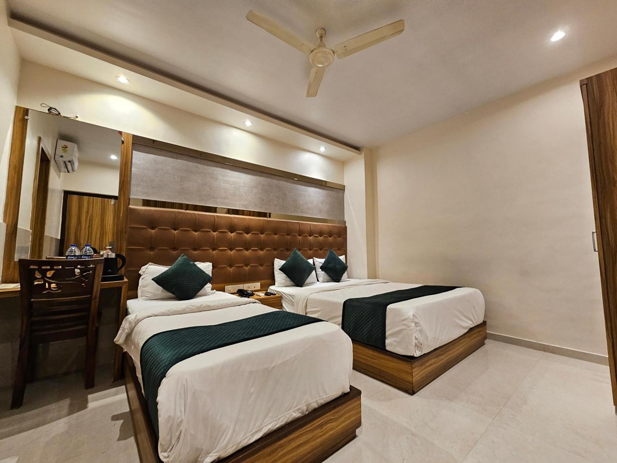 Hotel Bkc Garden - Near Us Embassy Bkc ムンバイ エクステリア 写真